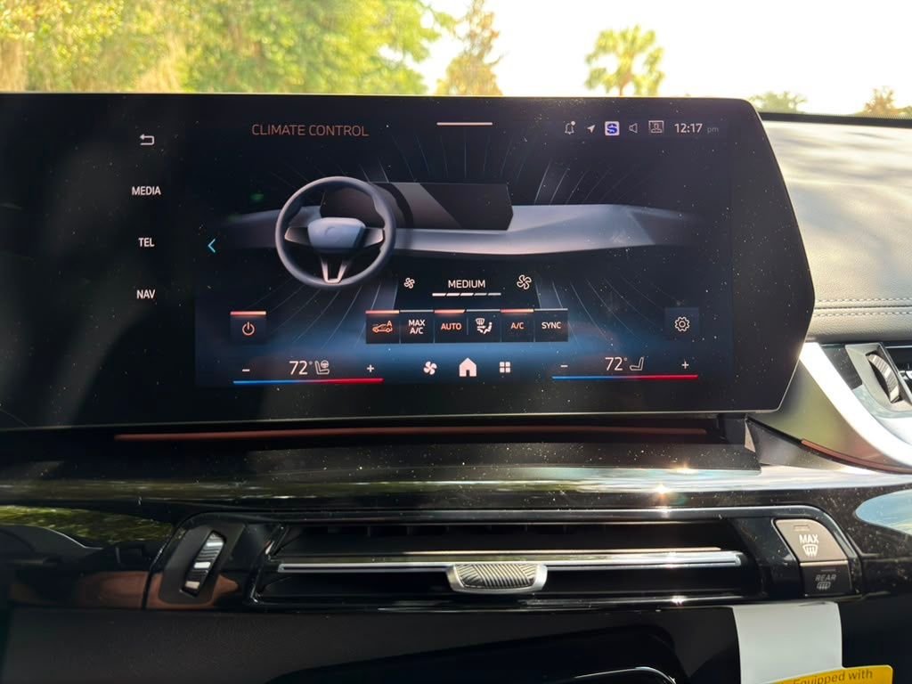 New 2026 White BMW xDrive28i image 19