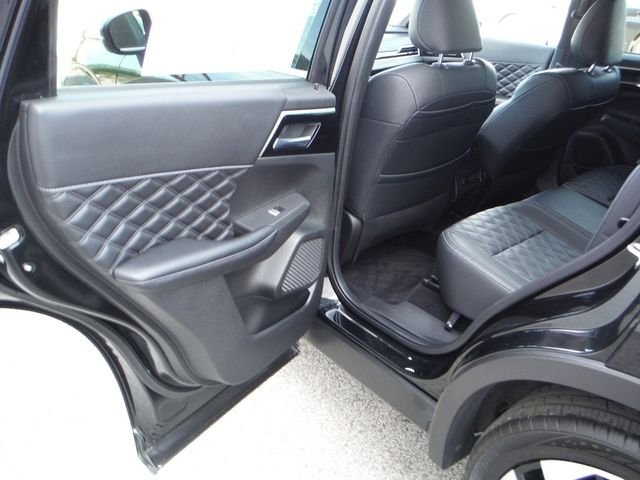 Used 2022 Black Mitsubishi SEL image 37