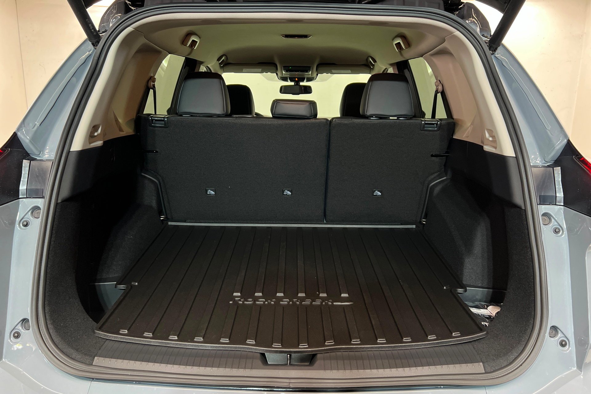 New 2026 Boulder Gray Pearl Nissan Rock Creek® image 24