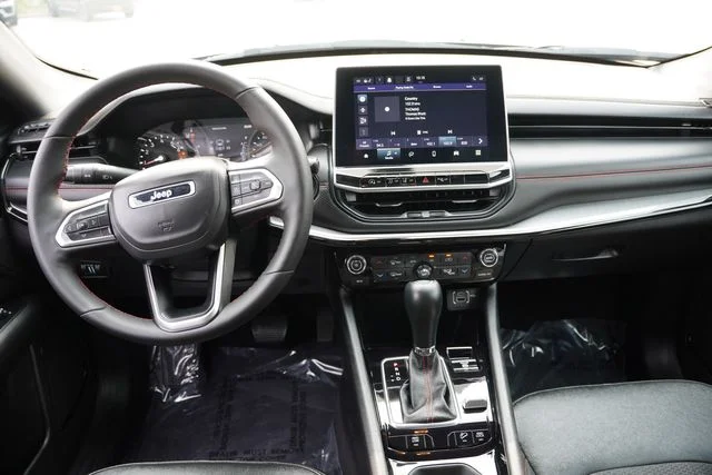 Used 2023 Silver Jeep Trailhawk image 18