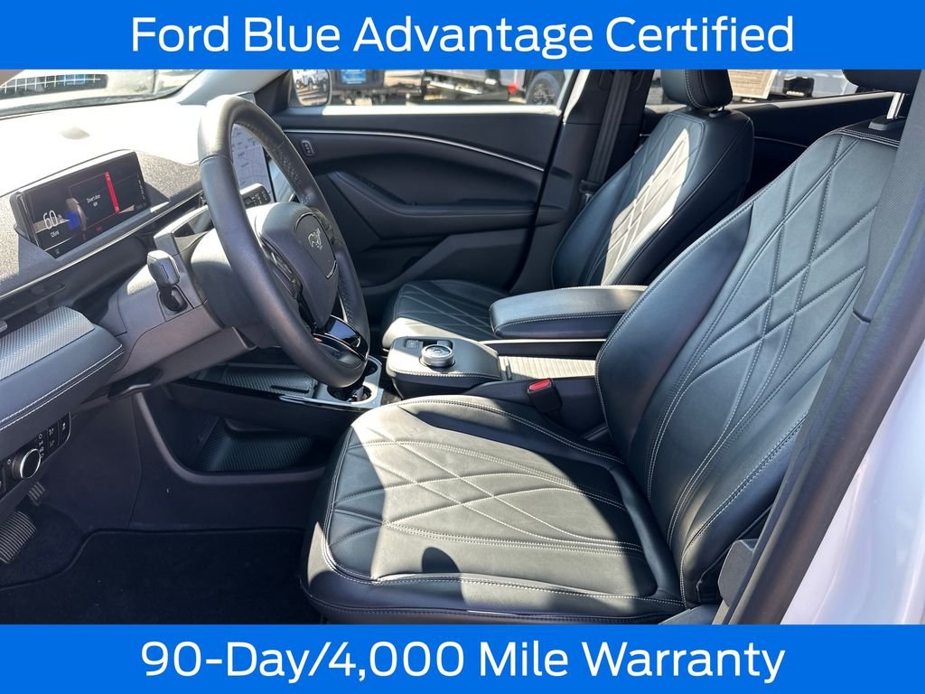 Used 2023 White Ford Select image 15