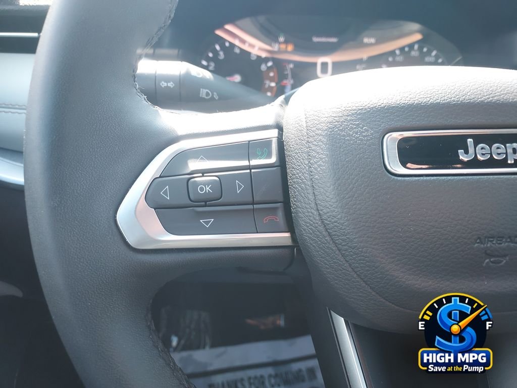 Used 2025 White Jeep Limited image 18