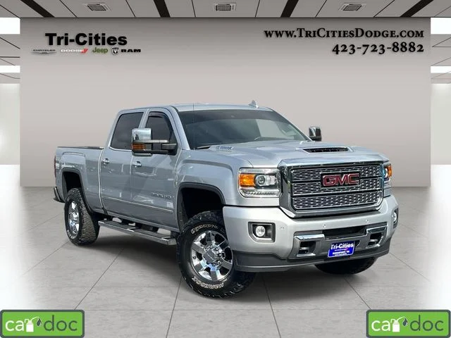 2018 GMC Sierra 4WD Crew Cab Standard Box Denali's photo