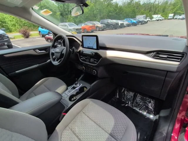 Used 2021 Red Ford SE image 30