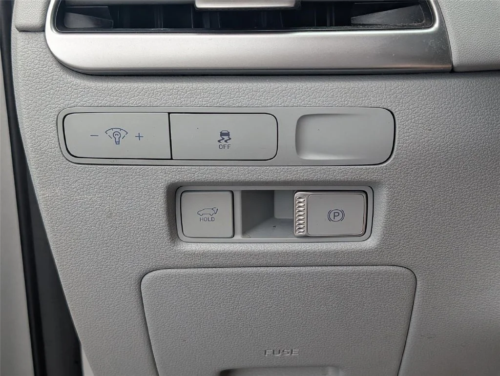 Used 2024 Typhoon Silver Hyundai SEL 7P image 22