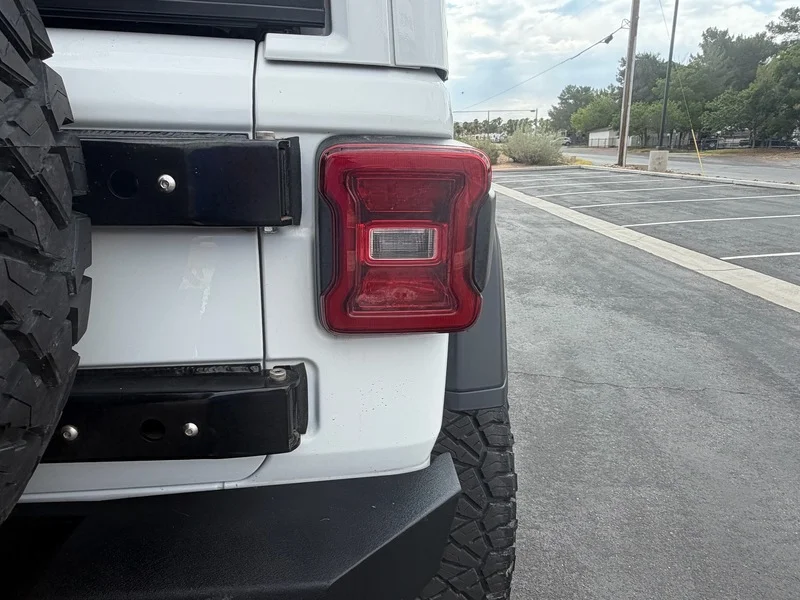 Used 2019 Bright White Clea Jeep Rubicon image 25