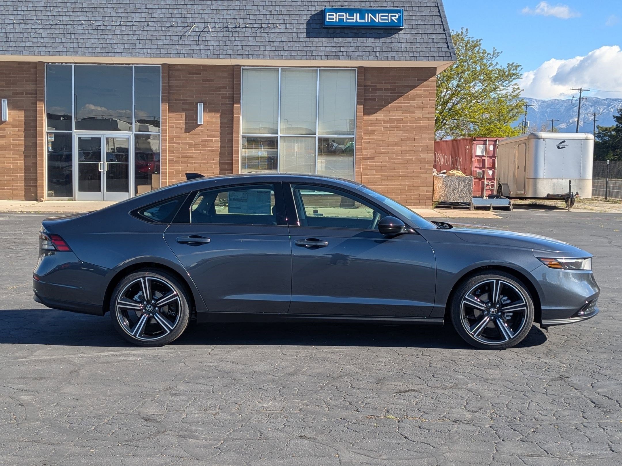 New 2026 Meteorite Gray Metallic Honda SE image 2