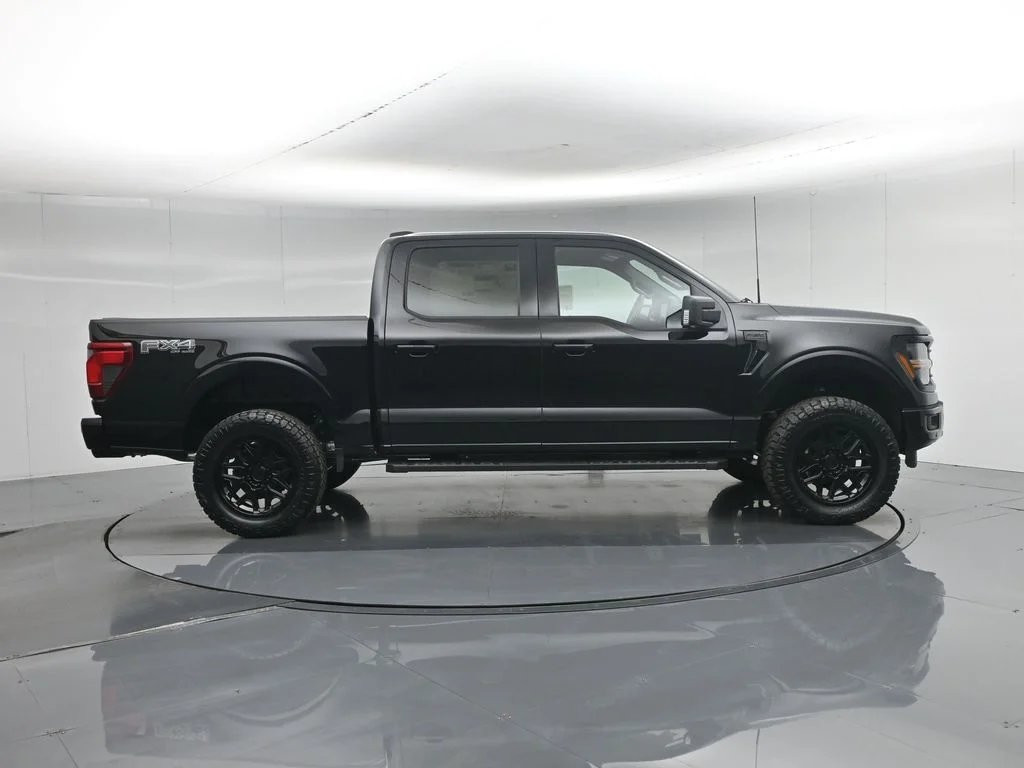 New 2026 Agate Black Metallic Ford XLT image 27