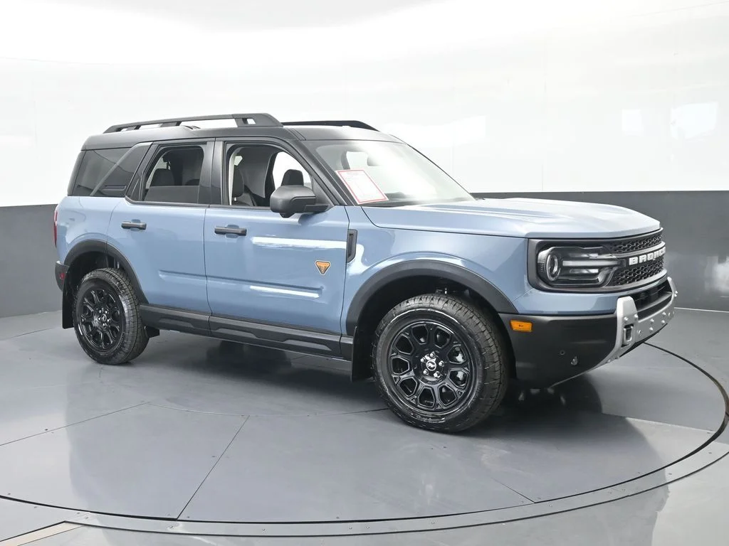 Used 2026 Azure Gray Metallic Ford Badlands image 8