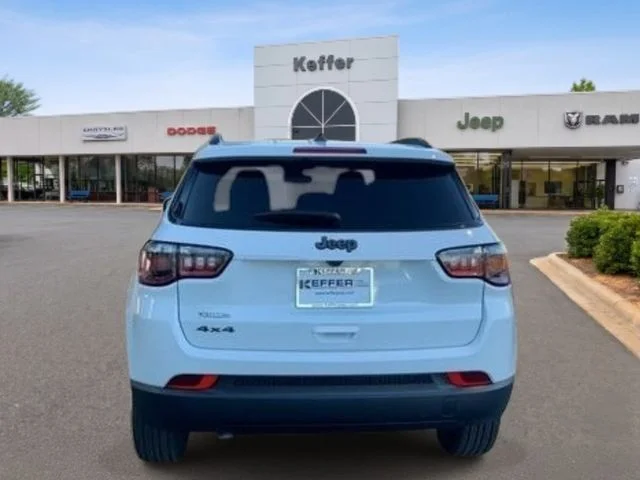 New 2026 White Jeep Latitude image 4
