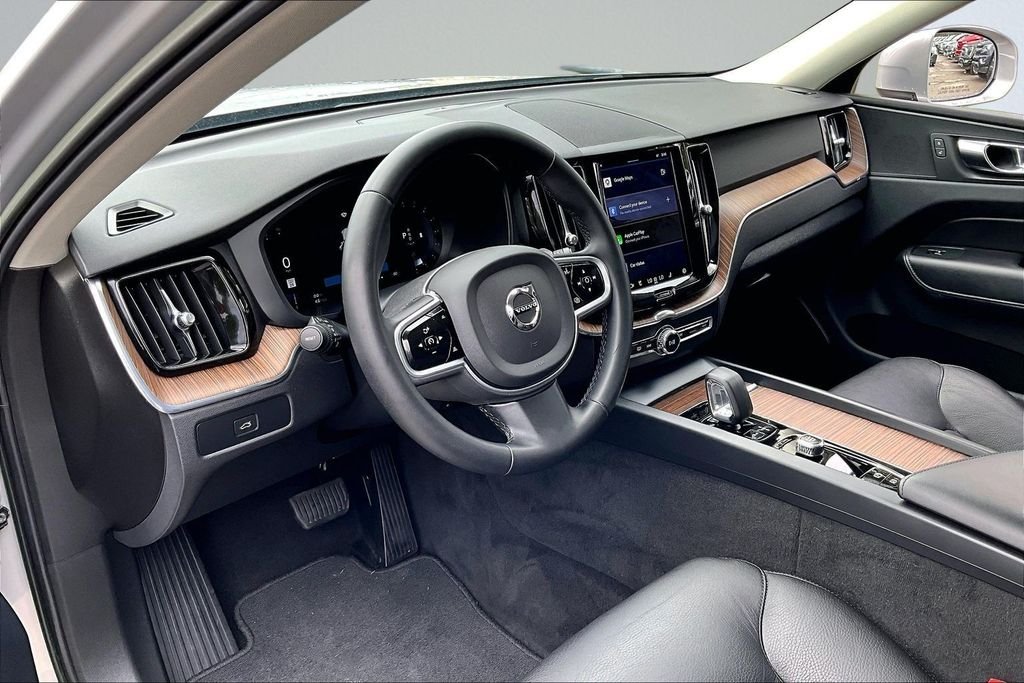 2023 Volvo XC60 Plus - Photo 11