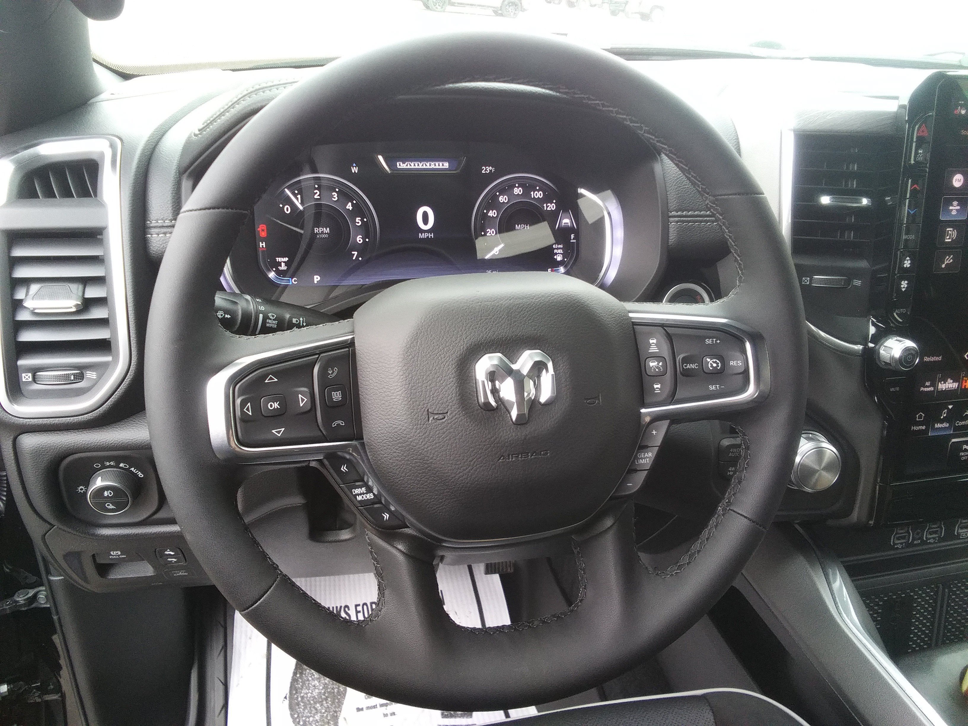 New 2026 Diamond Black Crystal Pearl-Coat Exterior Paint RAM Laramie image 16