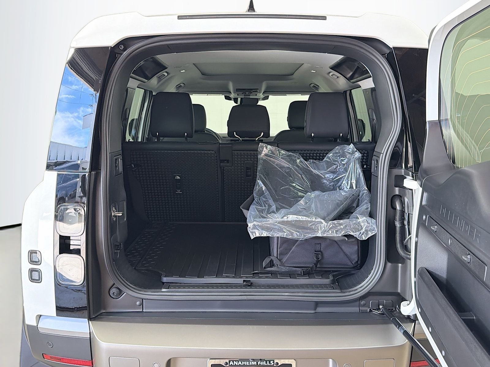 New 2026 Fuji White Land Rover S image 29