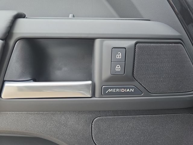 2026 Land Rover Defender S - Photo 25