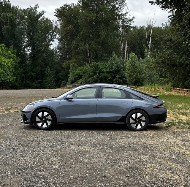 2025 Hyundai IONIQ 6 SE - Photo 7