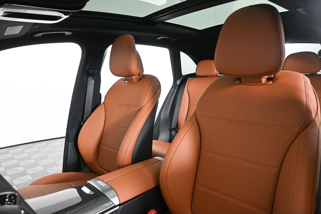 New 2026 Polar White Mercedes-Benz GLC 300 image 5