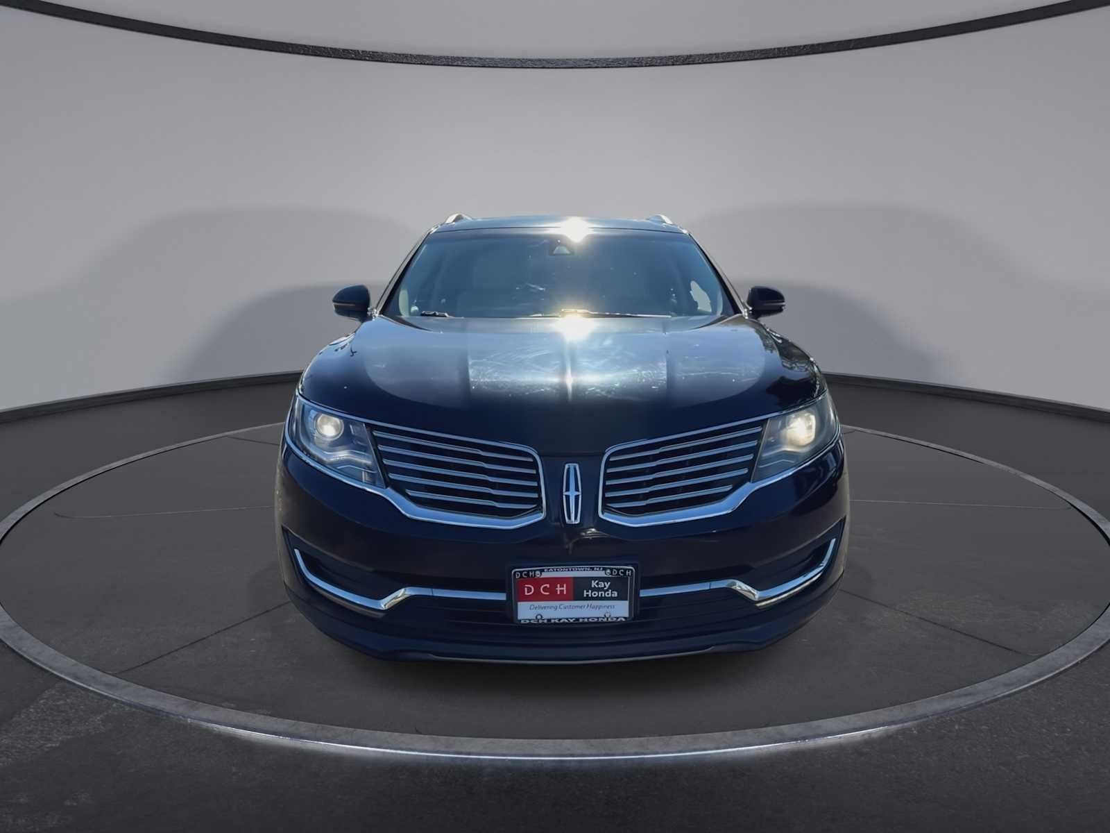 Used 2018 Black Velvet Lincoln Reserve image 3