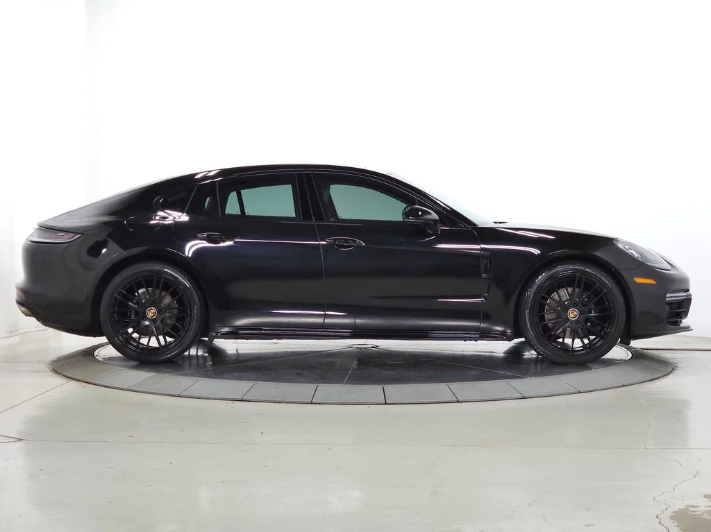 Used 2022  Porsche 4S image 9