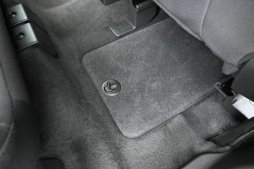 Used 2014 Silver Ford S image 35