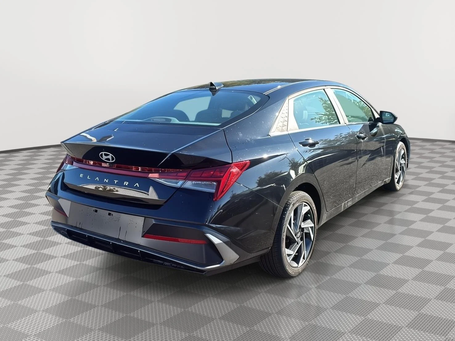 Certified Used 2025 Abyss Black Hyundai SEL Convenience image 5
