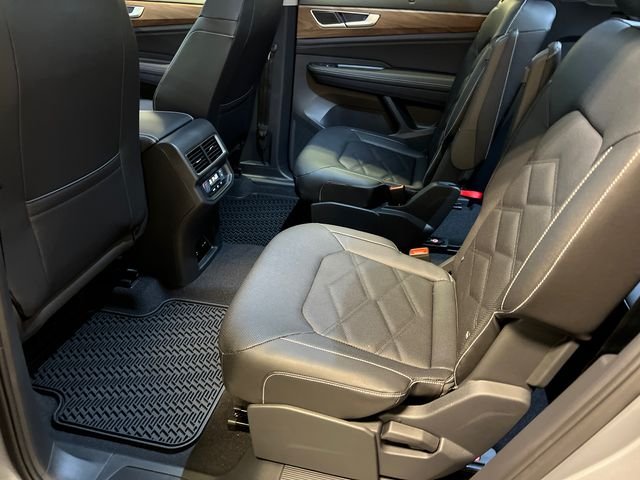 New 2026 Silver Volkswagen 2.0T SE w/Technology image 10