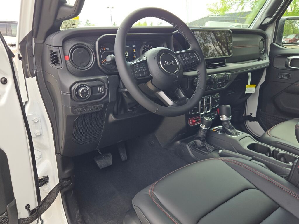 New 2026 Bright White Clear-Coat Exterior Paint Jeep Rubicon X image 19