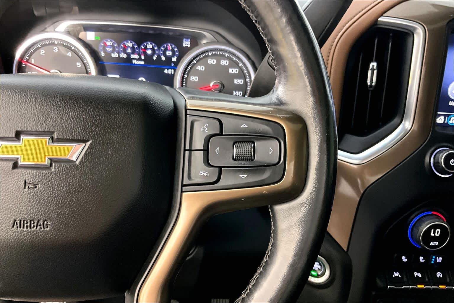 Used 2019 Iridescent Pearl Tricoat Chevrolet High Country image 24