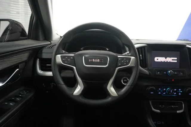 Used 2023 EBONY TWILIGHT METALLIC GMC SLE image 18