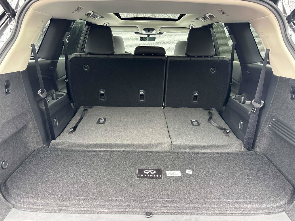 New 2027 Gray INFINITI LUXE image 4