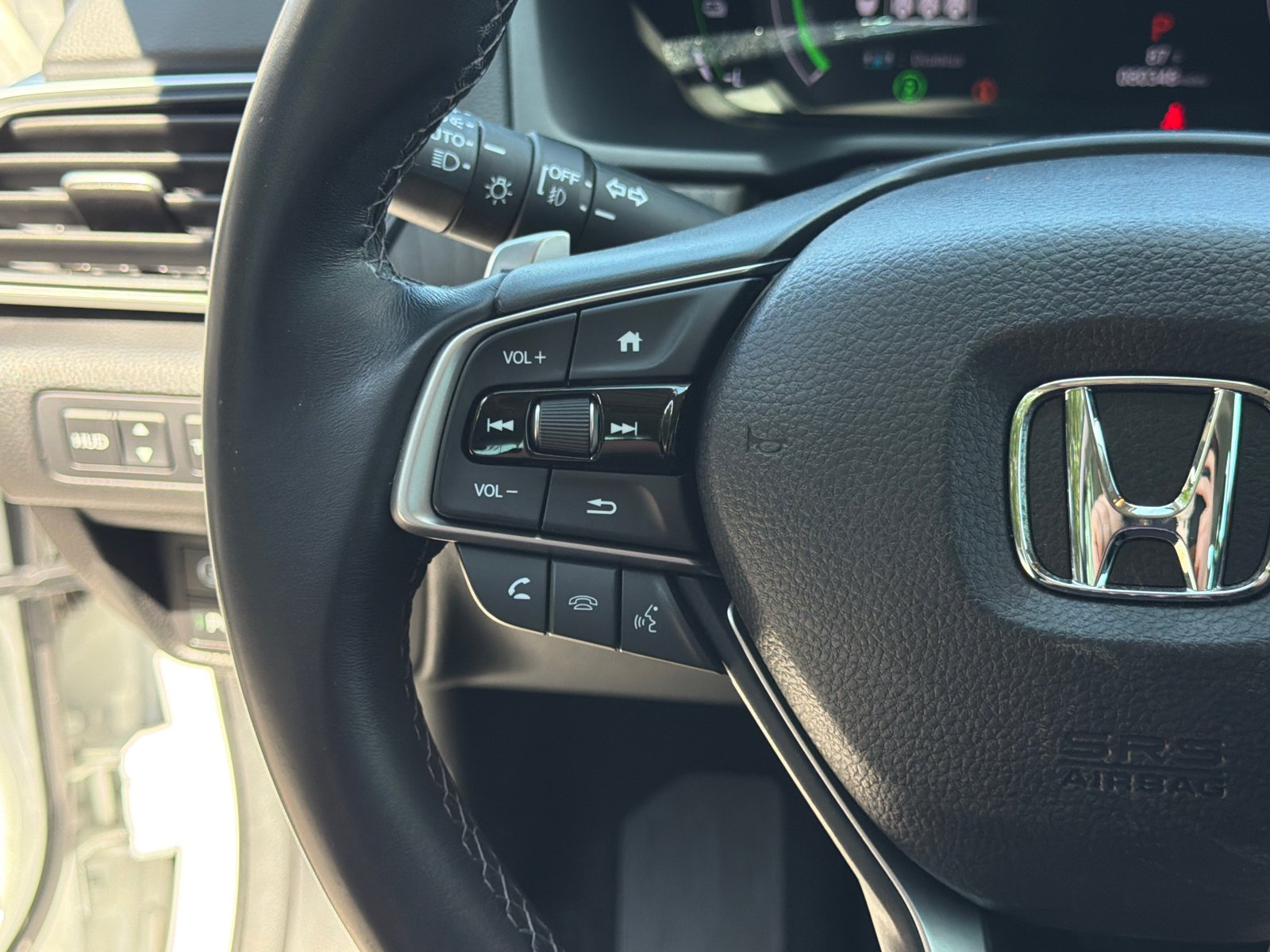Used 2021 Platinum White Pearl Honda Touring image 25