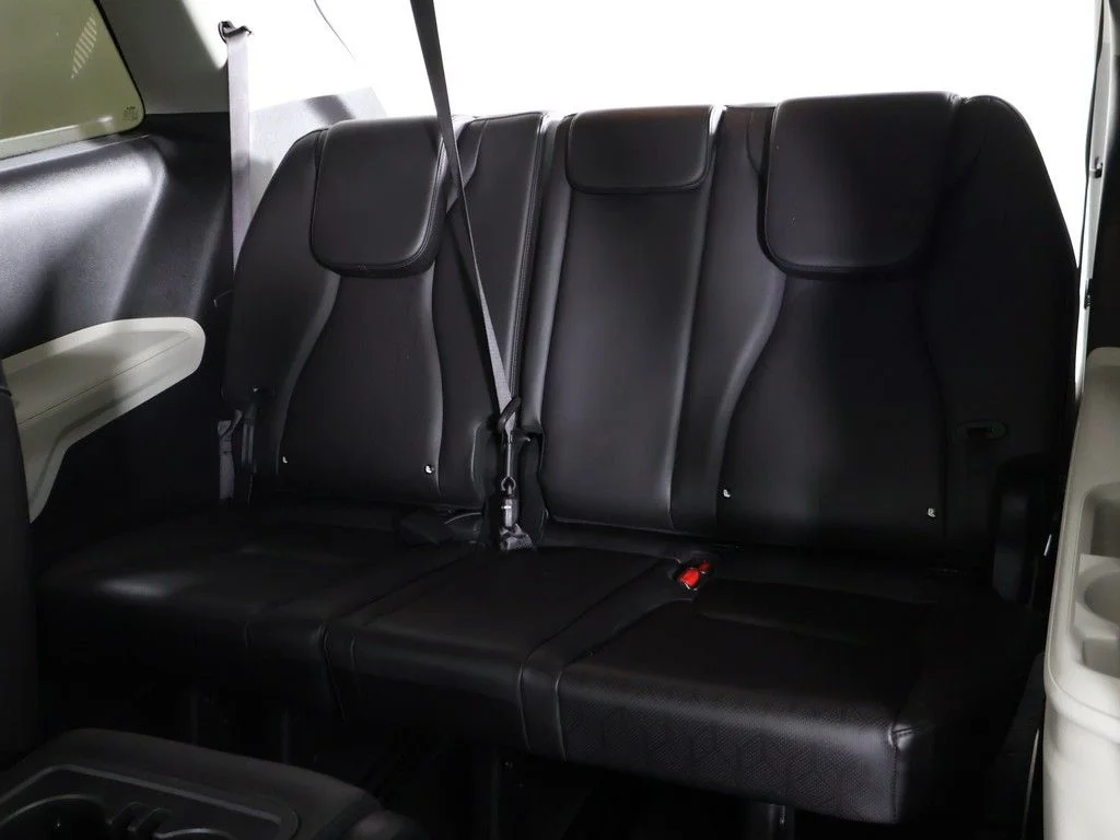 Used 2024 Gray Kia LX Seat Package image 34