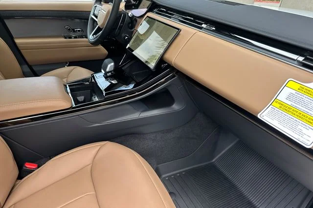 New 2026 Fuji White Land Rover SE image 14