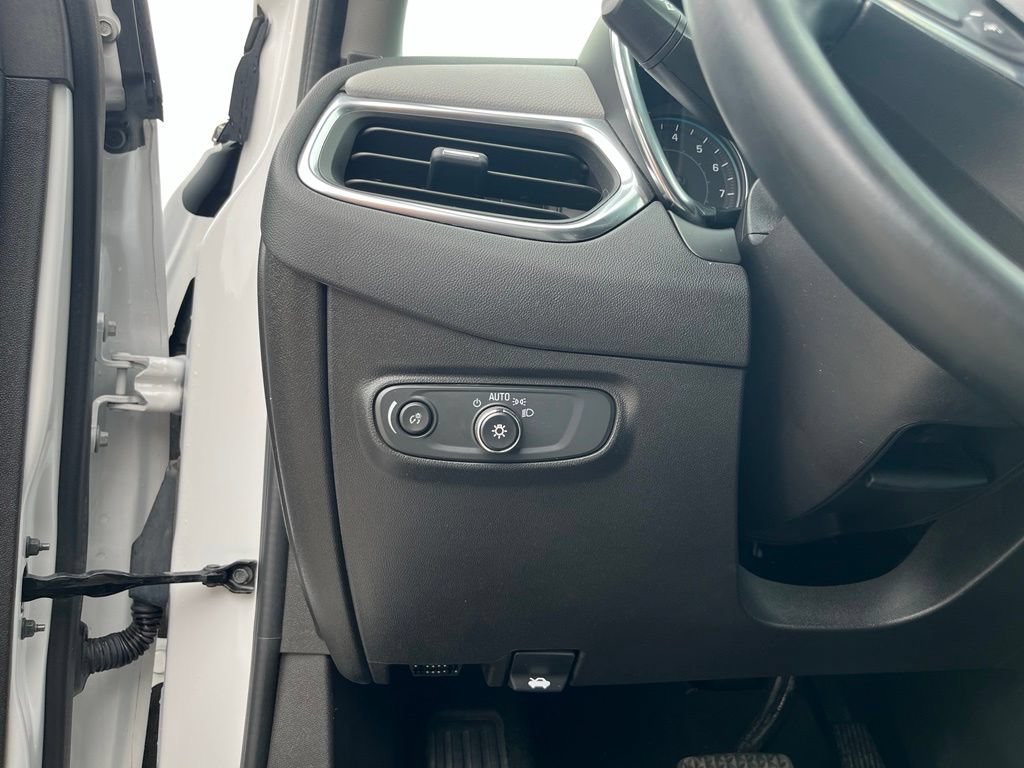 Used 2024 Summit White Chevrolet LT image 24