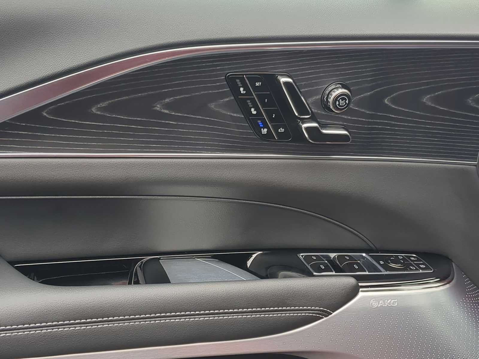 2026 Cadillac LYRIQ V - Photo 11