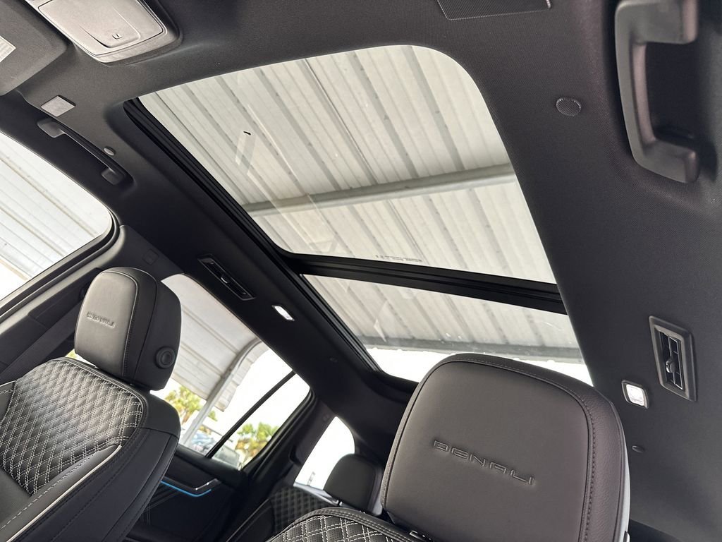 2026 GMC Acadia Denali - Photo 28