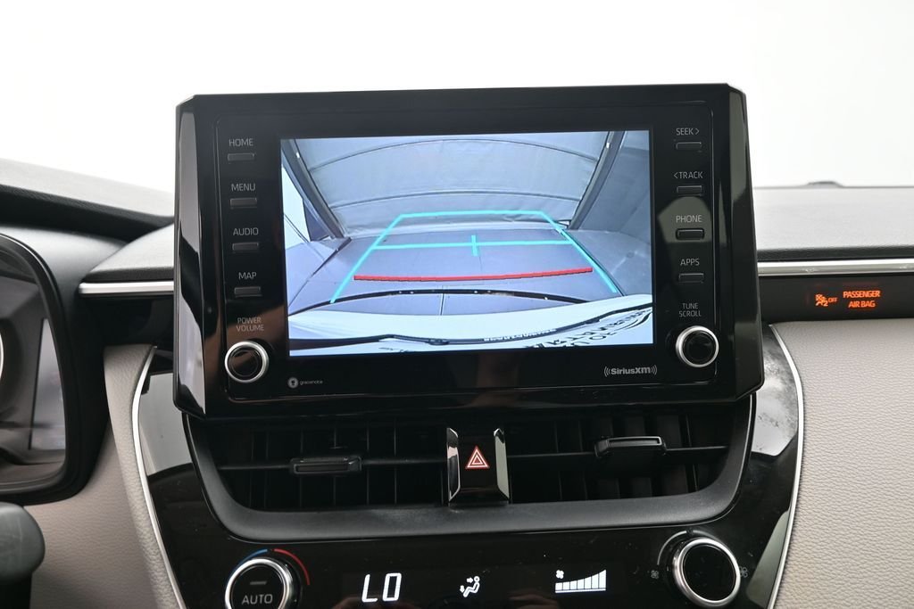 Used 2022 White Toyota LE image 12