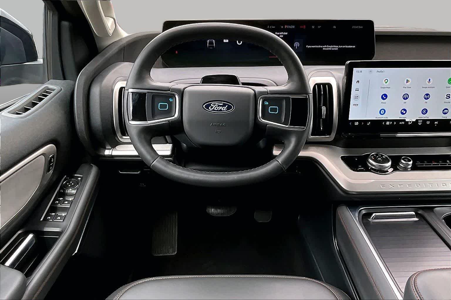 Used 2025 Agate Black Metallic Ford Active image 6