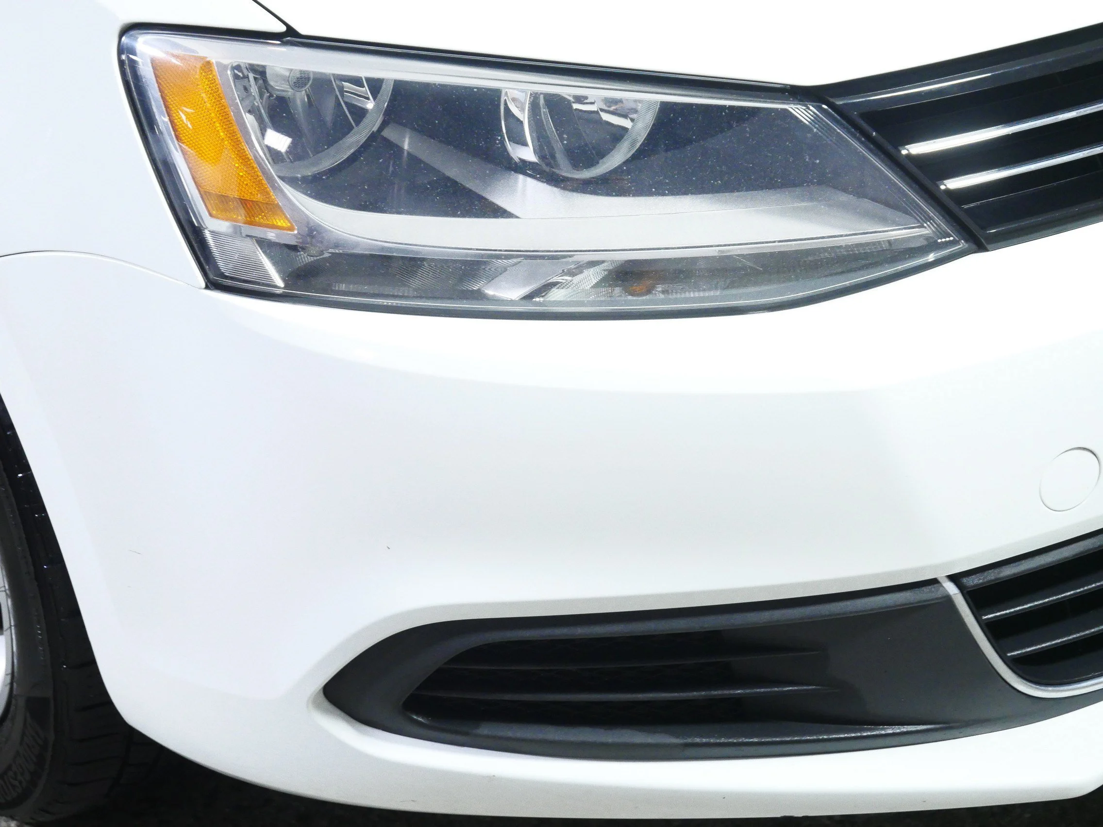 Used 2014 Candy White Volkswagen SE w/Connectivity/Sunroof image 16