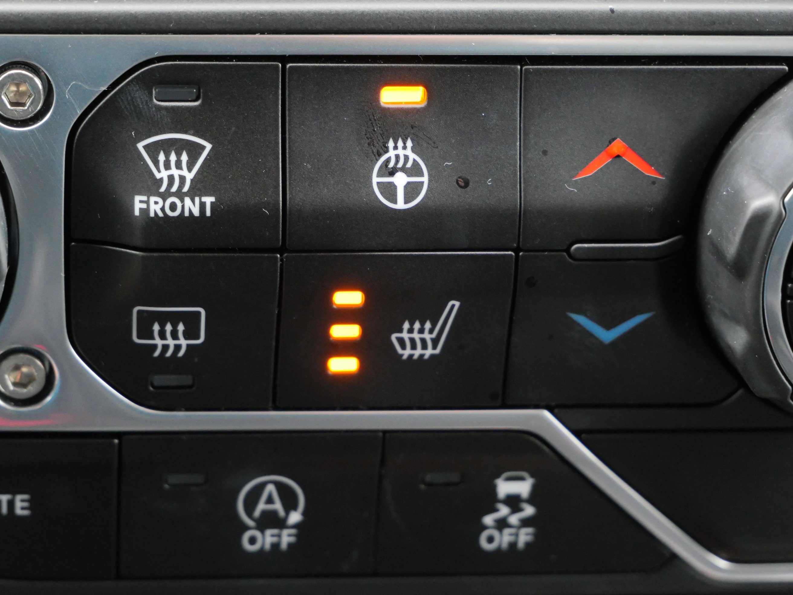 Used 2022 Bright White Clearcoat Jeep Overland image 28