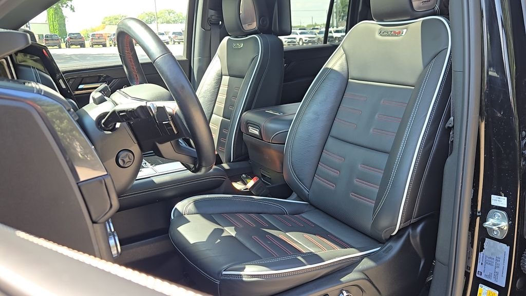 Used 2025 Black GMC AT4 Ultimate image 7