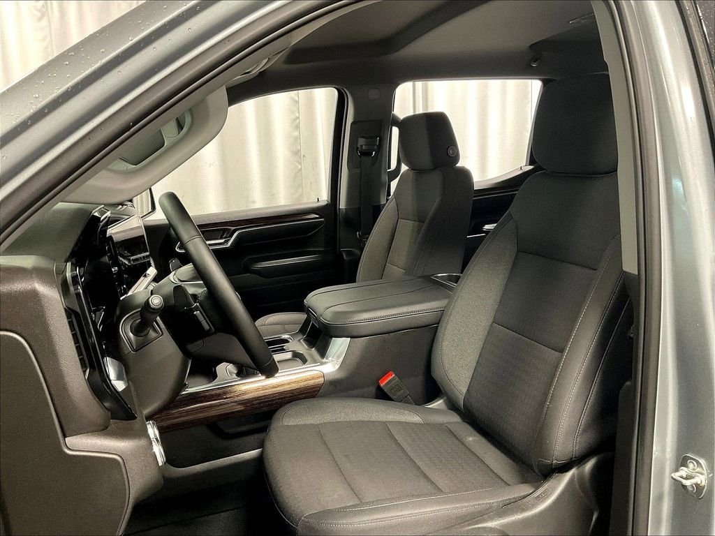 Used 2025 Gray GMC Elevation image 10