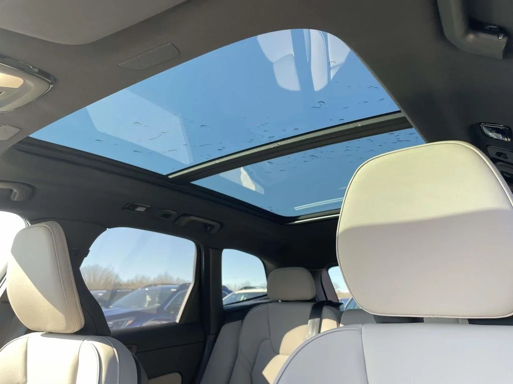 New 2026 Crystal White Volvo Plus image 9
