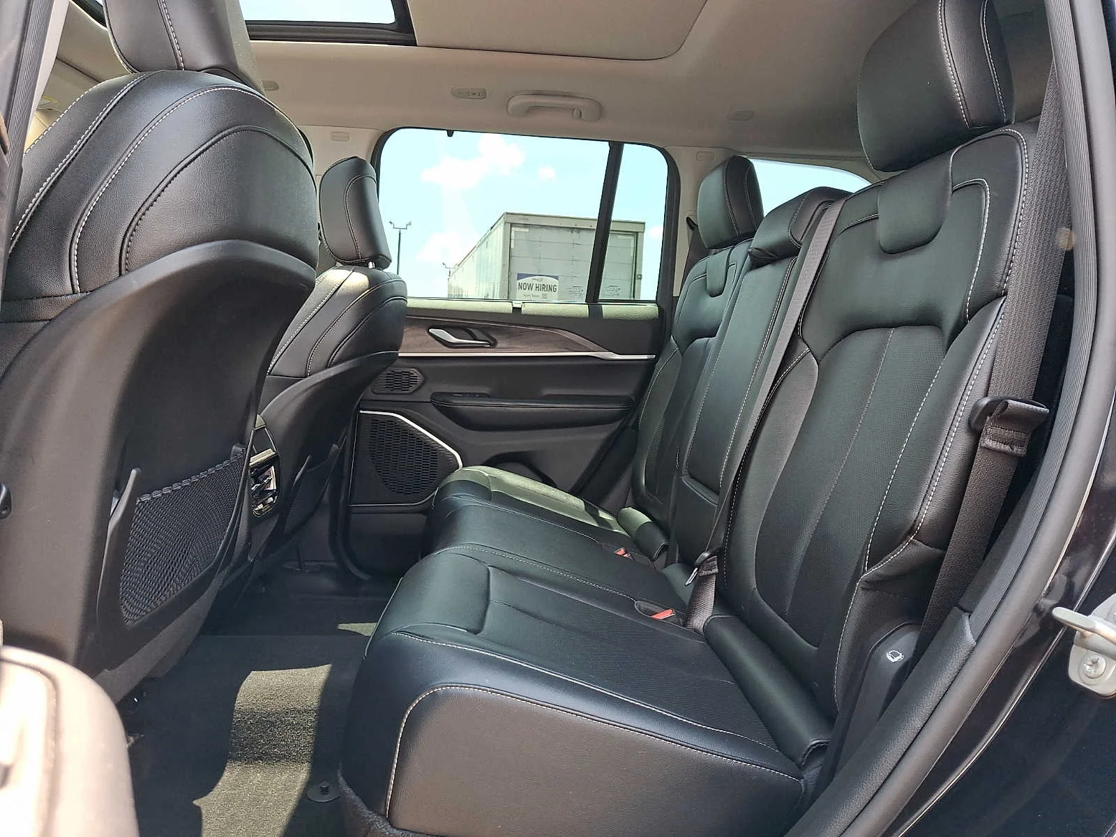 Used 2023 Midnight Sky Jeep  image 10