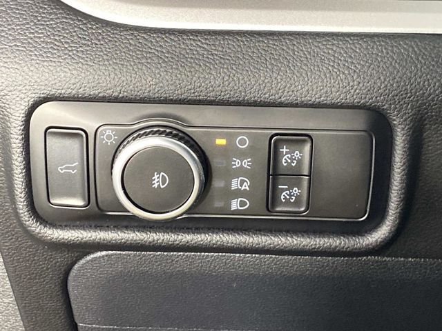Used 2023 Black Ford XLT image 15