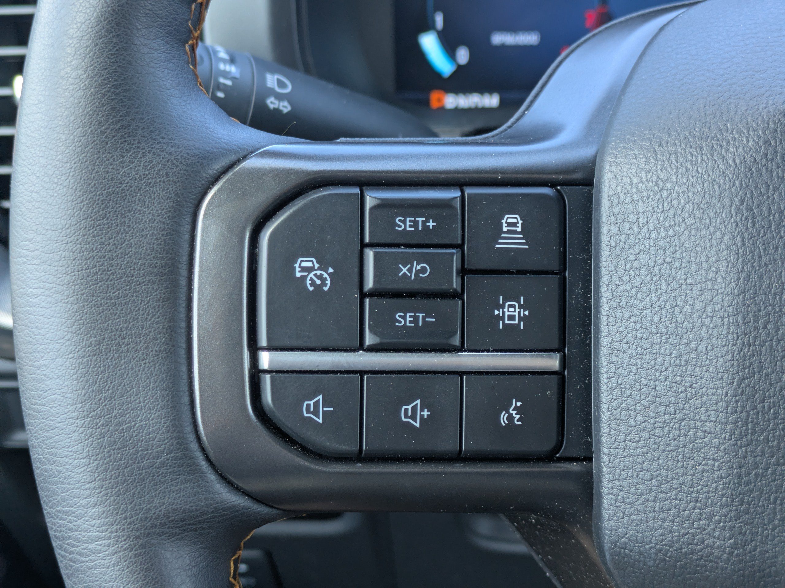 Used 2025  Ford Tremor image 20