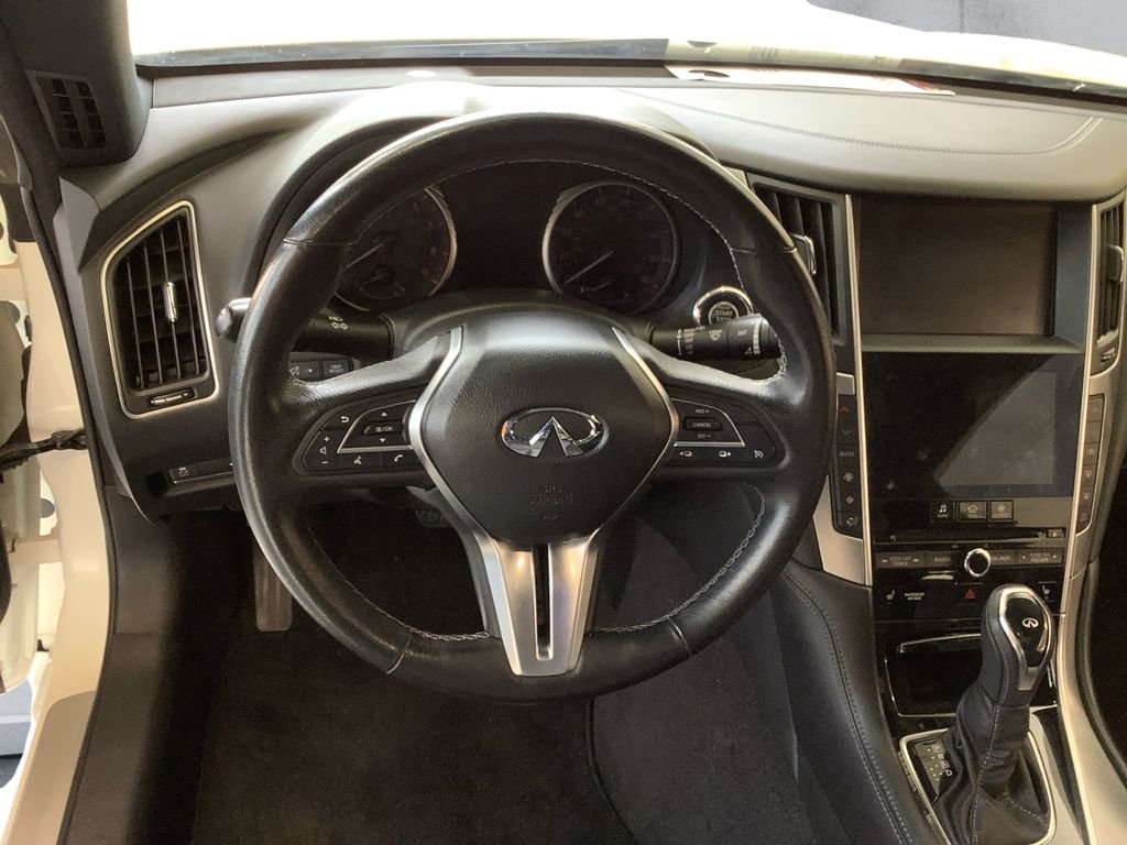 Used 2019 White INFINITI 3.0t LUXE image 9