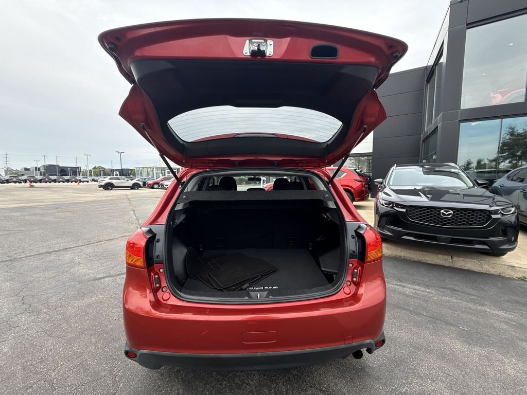 Used 2016  Mitsubishi ES image 22