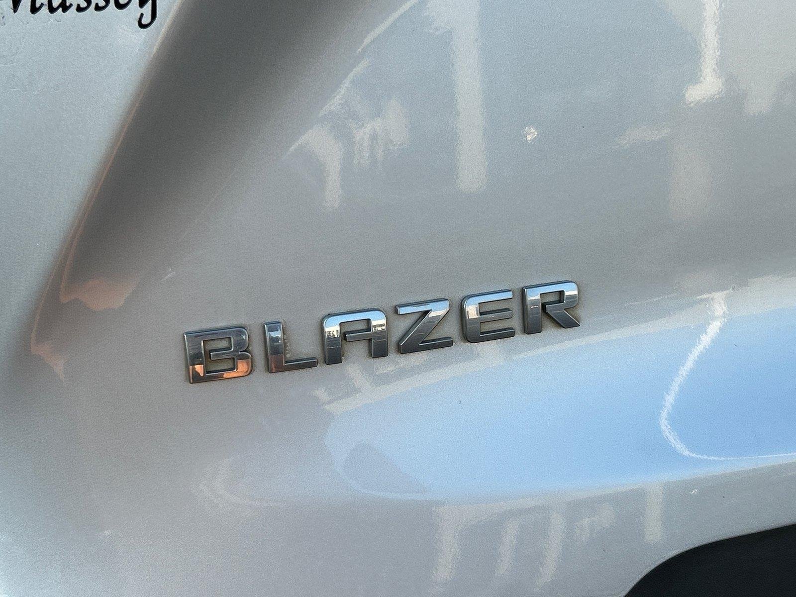 Used 2021 SILVER ICE METALLIC Chevrolet LT image 5