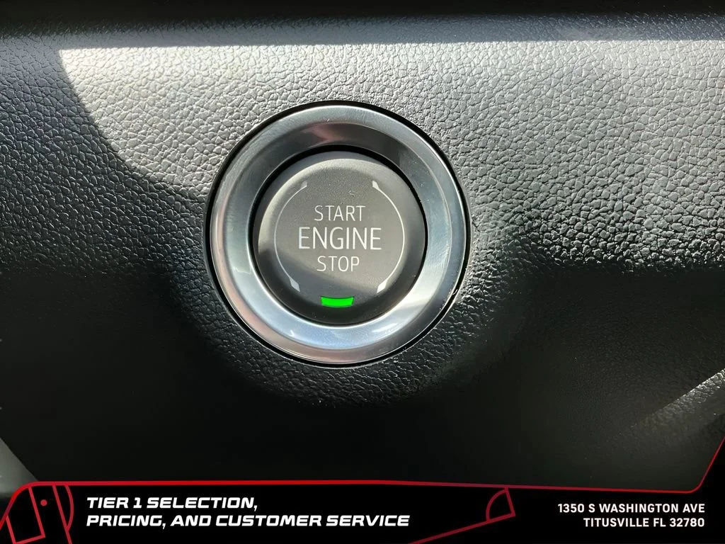 New 2026 Sterling Metallic GMC Elevation image 31