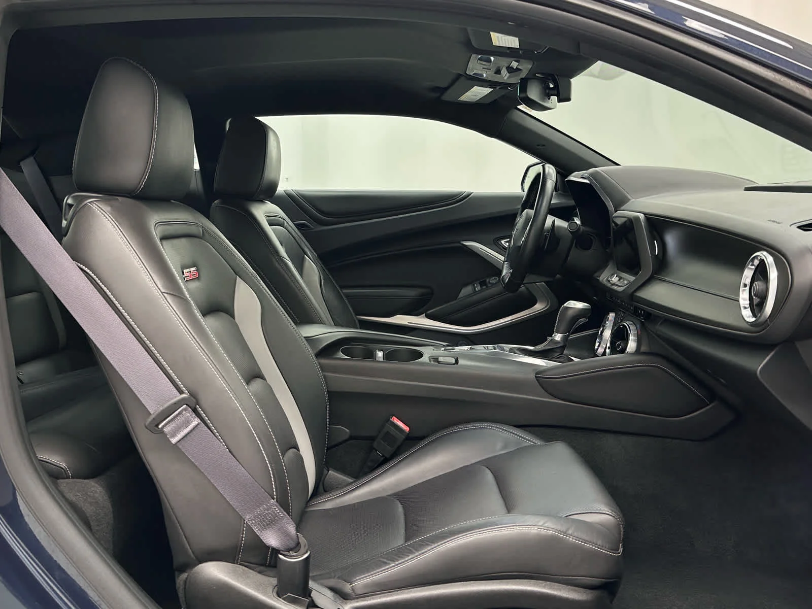 Used 2016 Blue Velvet Metallic Chevrolet 2SS image 16